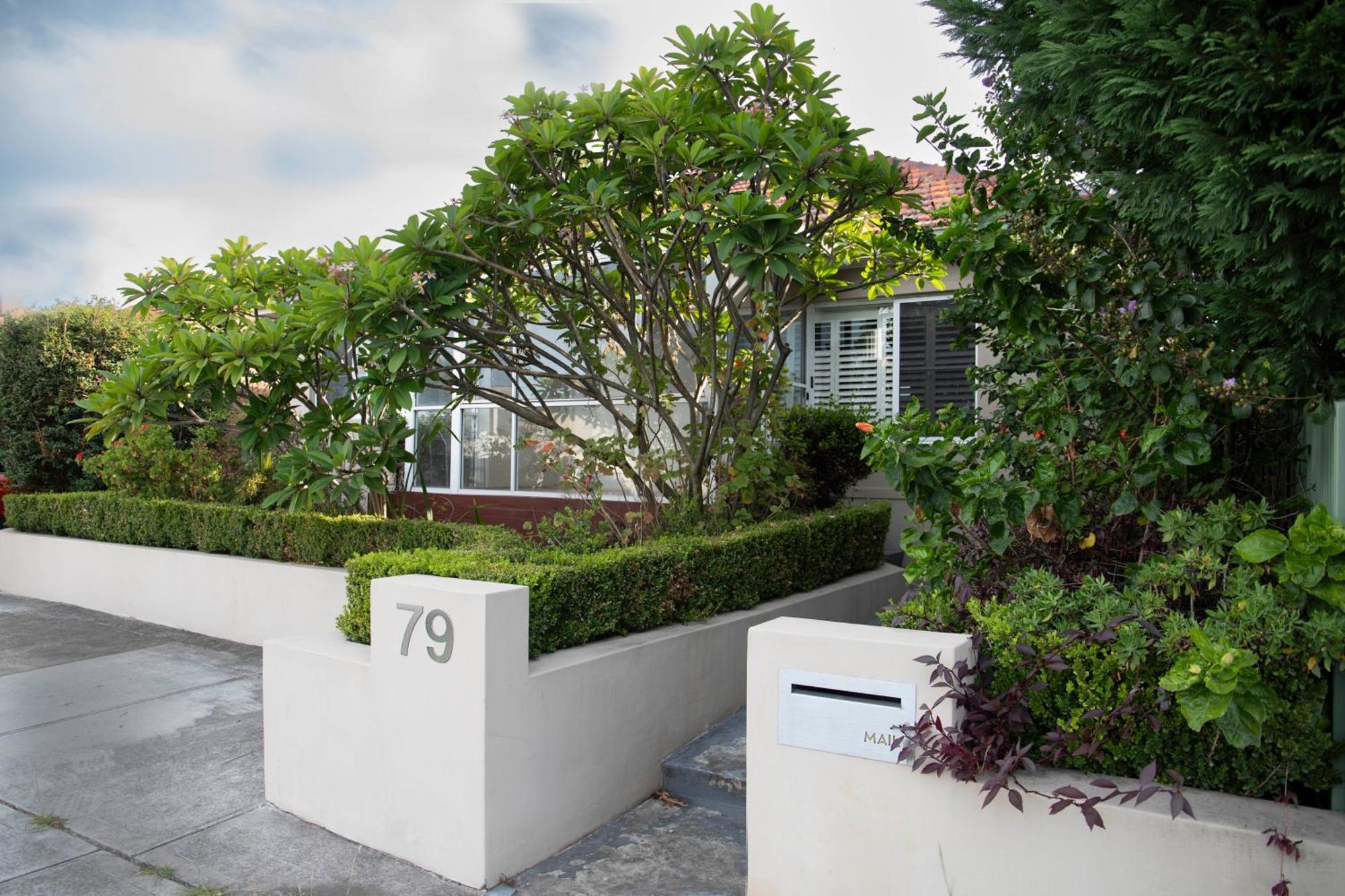 Away From - 3 Bedroom House Sleeps 6 - Parking Sydney